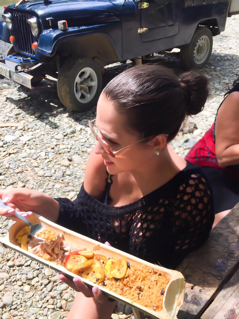 isaabelcuervo's tweet photo. "Um no, you cant take a bite out of my food?!" #BambooPlate #BaracoaCuba http://t.co/VRMoTJt8Y7