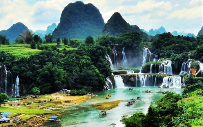 ChinaTopix's tweet photo. The Idyllic view of 明仕田园 (Ming Shi Tian Yuan) in Guangxi, China. http://t.co/EkvbiBvy8u