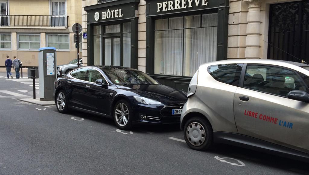 @autolibfr, the most convenient @TeslaMotors supercharger in Paris