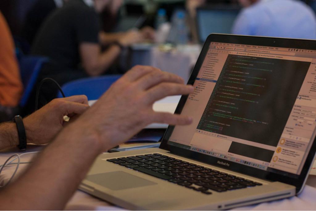 We build and ship #apps. Searching for #iOS and #android #developers? Starting at 40$ an hour!