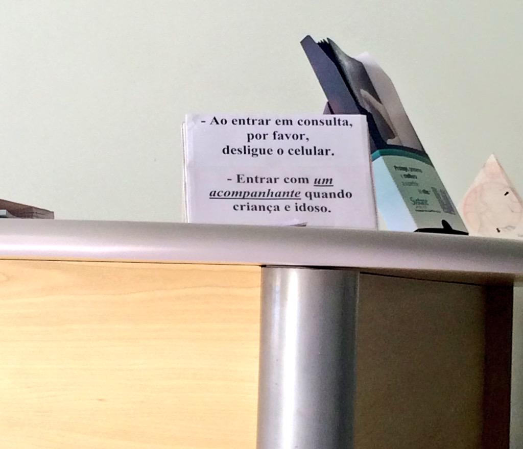 luscas's tweet photo. e se eu não quiser desligar o celular linda http://t.co/J3zX7lbHr9