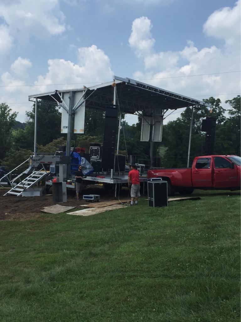 We are getting ready for Dean Crawford &amp; Dunn's River Band concert! Join us tonight at 7:30 on the lawn at Sykes!