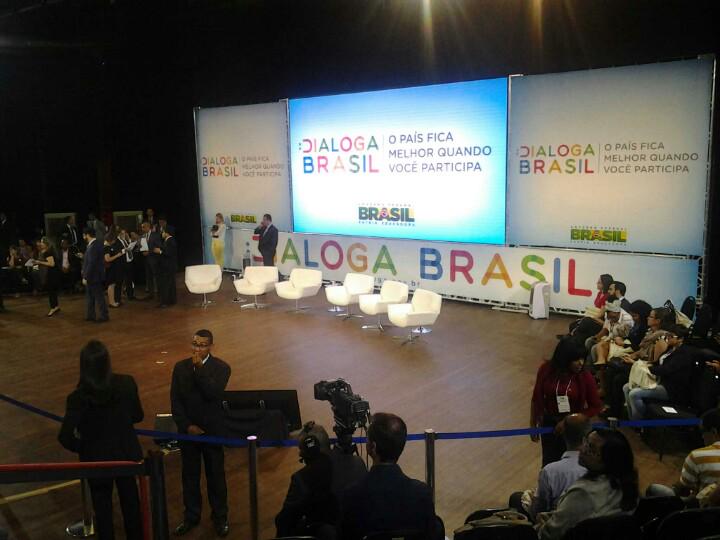 BetoMafra's tweet photo. #DialogaBrasil - lançamento do portal #ParticipaBR para interação verdadeira na montagem do PPA. http://t.co/WcYcXDHTGl