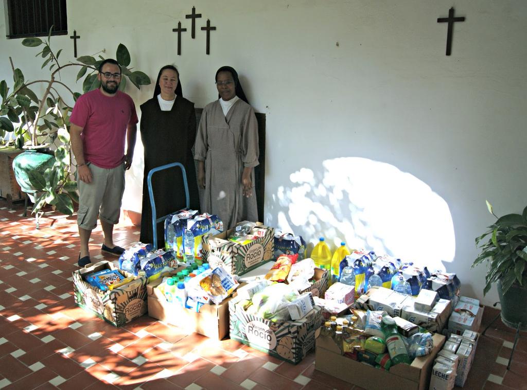 terceracaidasan's tweet photo. Donación realizada a las hermanas del convento de las Carmelitas Descalzas http://t.co/aL5P2DeGlX http://t.co/NIXodGRcg2
