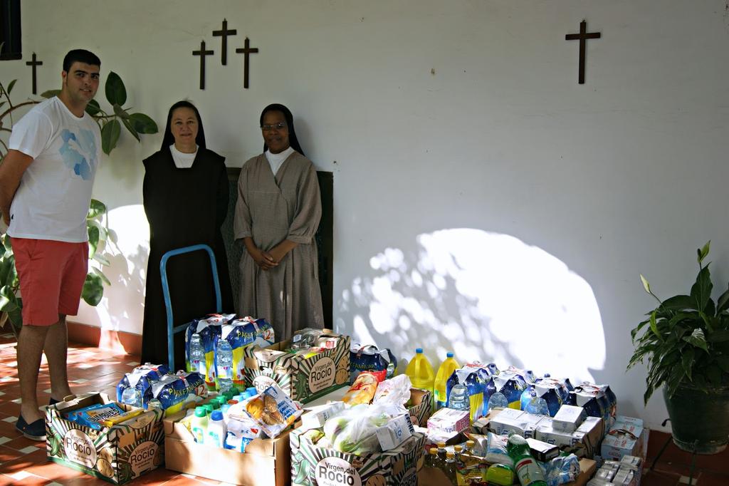 terceracaidasan's tweet photo. Donación realizada a las hermanas del convento de las Carmelitas Descalzas http://t.co/aL5P2DeGlX http://t.co/NIXodGRcg2