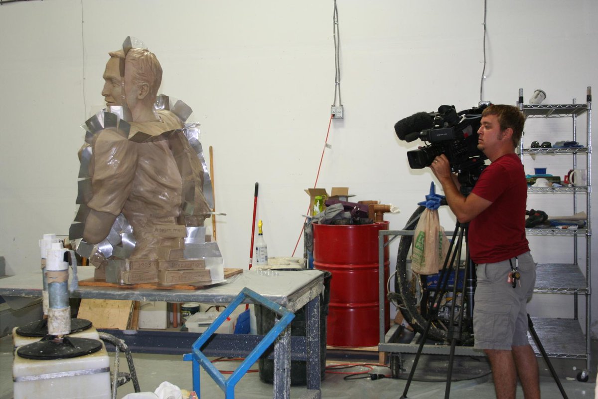 sculpture_depot's tweet image. Fox News 31 doing a story on the Peyton Manning sculpture  @PeytonManningFC #sculpture_depot #spraysolutions