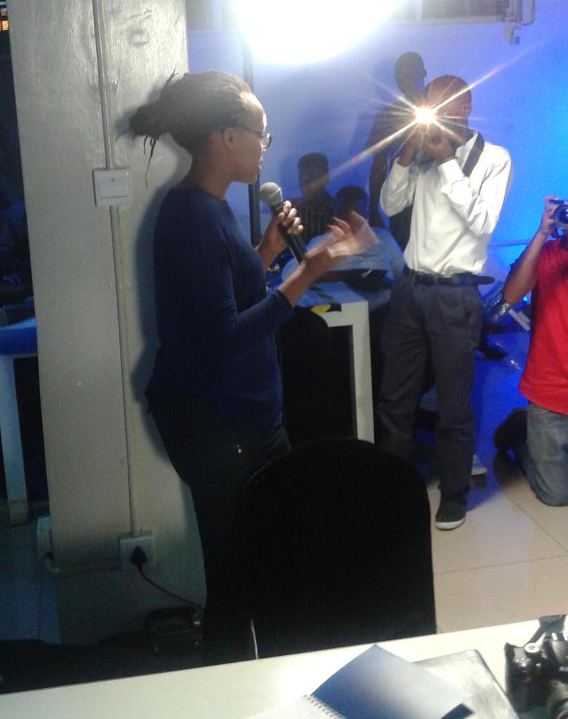 EllisBht's tweet photo. Lauren M. Mugunga (@MugungaMaya) explaining why she uses internet and @TigoRwanda #LiveItLoveIt http://t.co/WzE5TKzARZ