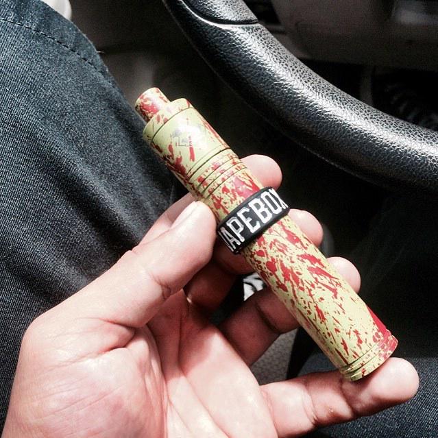 Rogue__Riot's tweet photo. #TugLyfe
#ThirdCoastVapors
#handcheck #vape #vapes #vapers #vaping #BlowingClouds #VapeBabies #GuysWhoVape #GuysT… http://t.co/TCYXrmvJe7