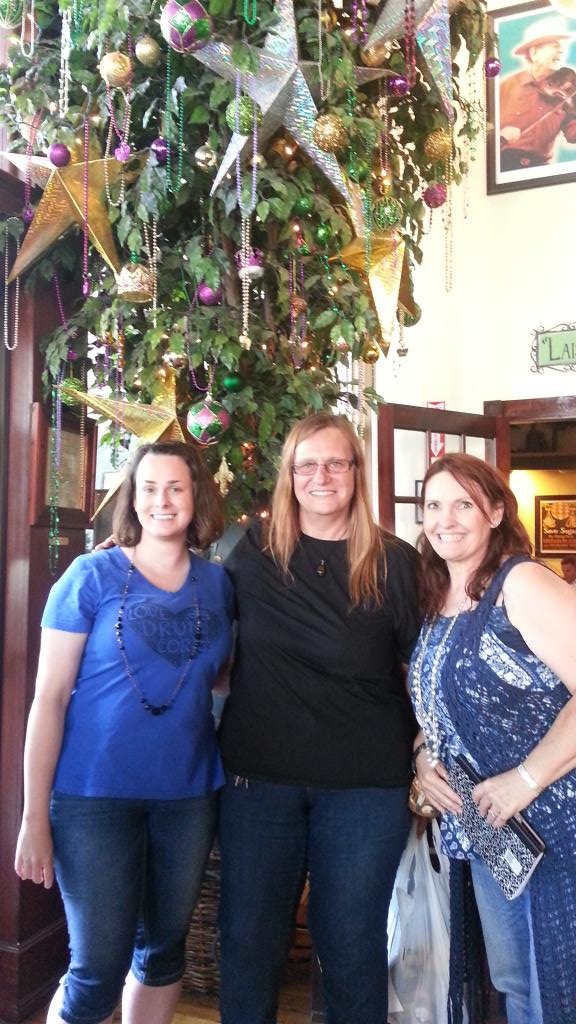 susan_martens's tweet image. Writing groups from #plwpsi15 wrap up an  amazing summer by celebrating at Boudreaux's @theplwp