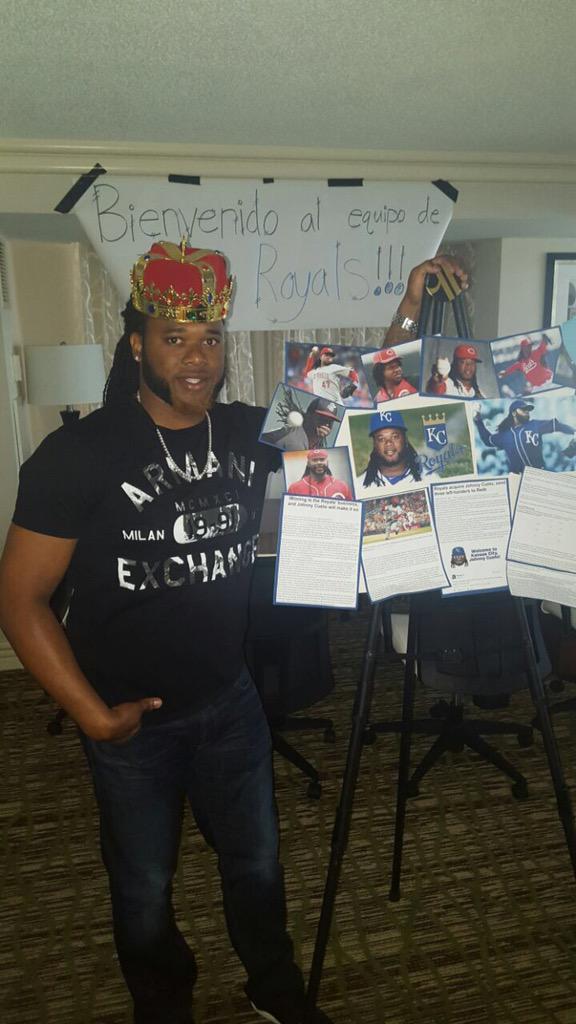 JohnnyCueto's tweet photo. I'm here and ready to get to work. Thanks for the Royal reception. http://t.co/zWtnfpnE47