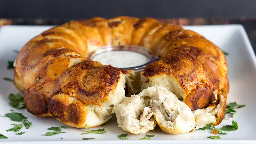 EatloPK's tweet image. When hunger comes knocking, order our tasty #ChickenBread!