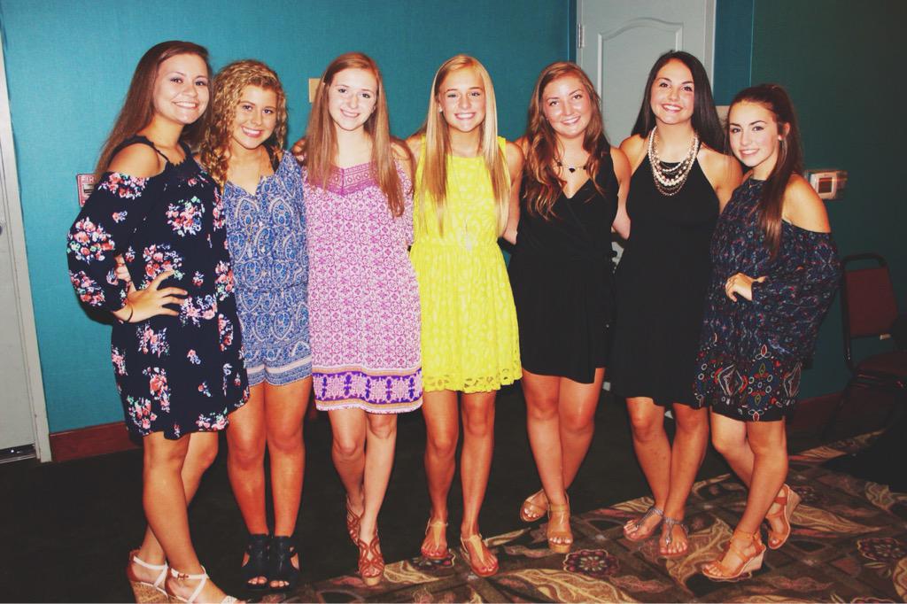 maddiemac_'s tweet photo. love my ΔΒΣ fam #screaminggreek http://t.co/Fe8Qruwhb4