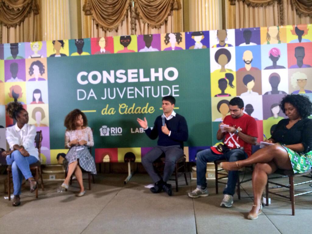 vozdacomunidade's tweet photo. Sec. de Governo da cidade, @deppedropaulo fala da importância da criação do Conselho de Juventude do Rio. #LabRio http://t.co/5CejgTrQop