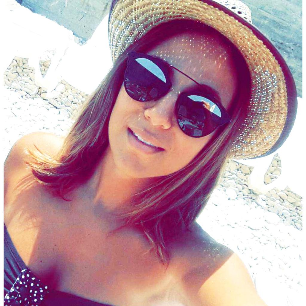 LeaMakhoul's tweet photo. Life is beautiful.👯 #LeaMakhoul http://t.co/idsceAiwyP