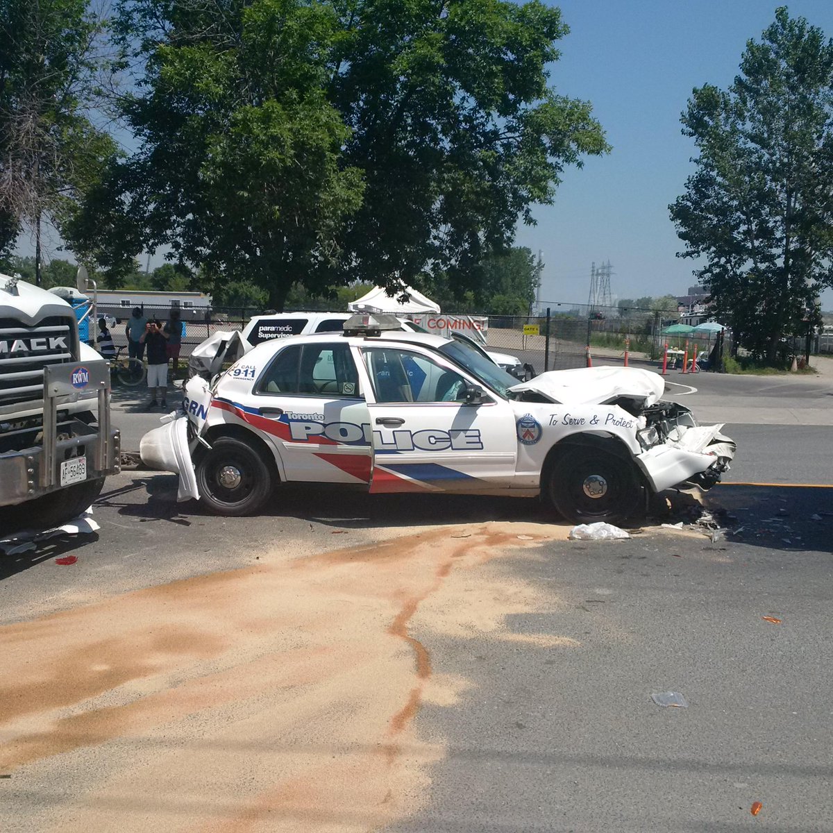 Seatbelts save lives asking all road users to focus on task at hand be safe aware to reduce collisions@TorontoPolice