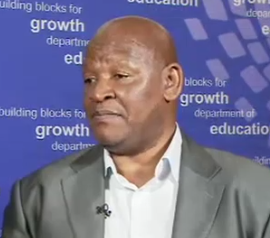 DripDripSplash1's tweet photo. MEC Makupula sheds light on PE's teacher shortage issue | Watch..http://t.co/kX3yKiPxda @TheRealClementM #PEProtests http://t.co/Tq4oR6h4yl