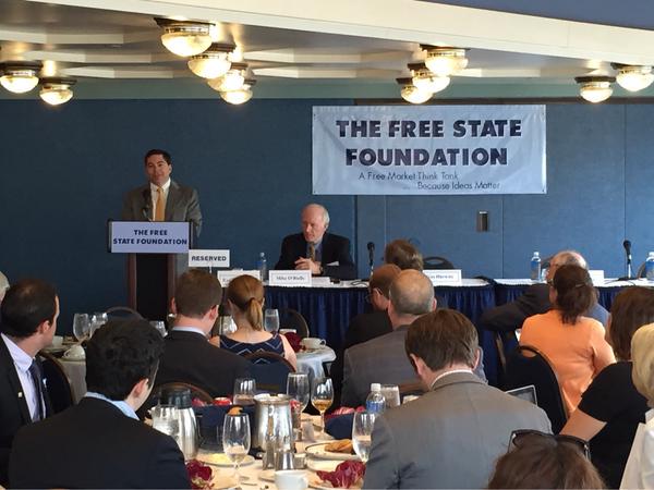 AjitPai's tweet photo. Good ideas for good gov't! http://t.co/dprWpyVkhR MT @mikeofcc Enjoyed my time @FSFthinktank discussing #FCCReform! http://t.co/KZoEo7f8fL
