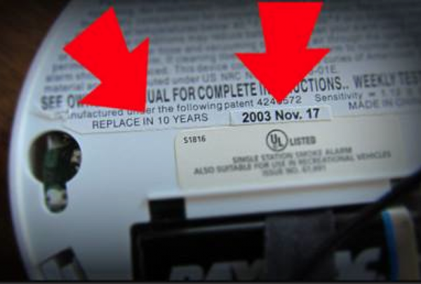 AdvantageFire's tweet image. RT @Spartan_ER: Do you know how to tell if your smoke alarm is expired? #firesafety