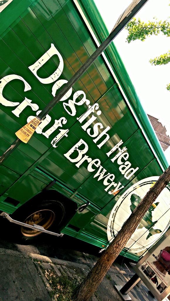 SandwichBarNY's tweet photo. Thinking about hijacking this truck.... Who's with me? ๐ ๐ ๐ป
#Astoria #Ditmars #Queens #Nyc #QueensScene #CraftBeer http://t.co/42fOMKPZzx