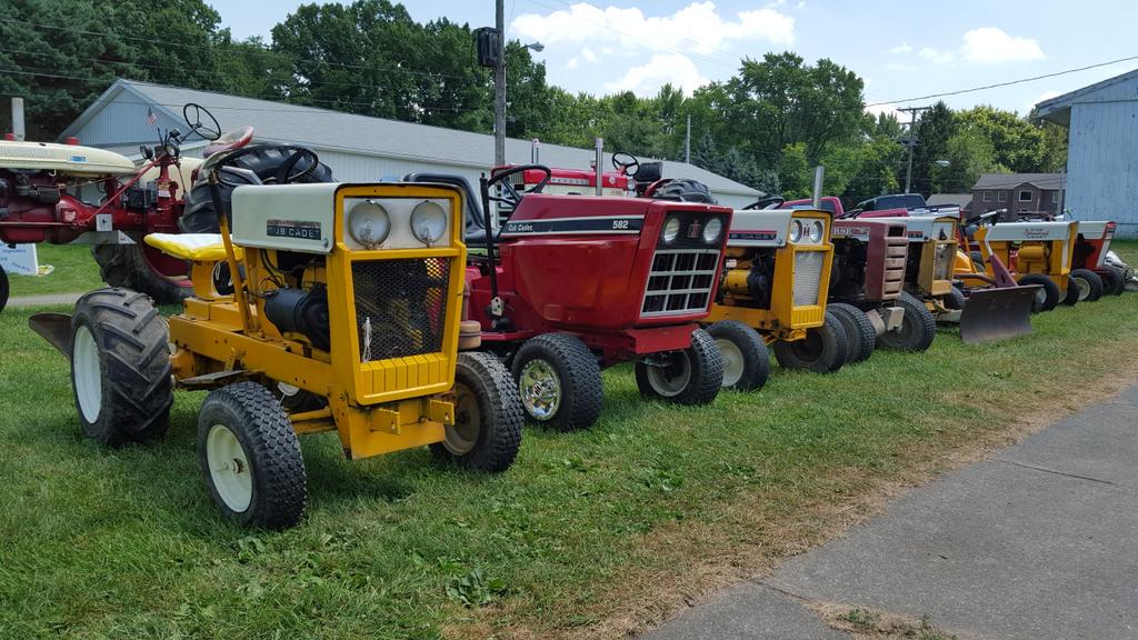 SchoensteinH's tweet photo. The cutest tractors I've ever seen are at @summitcofair #justforkids #summitfair http://t.co/1e7YQ1Bvns