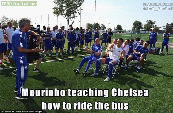 NakulRai2's tweet photo. Breaking news, live images from Chelsea training ground #football #Chelsea #Mourinho http://t.co/1CEXcFYmmO