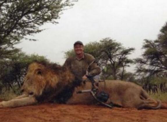 Stephancosneu's tweet image. Laissez un message a cette ordure #WalterPalmer 📞 +1 952-884-5361 lesinrocks.com/2015/07/28/act… #Gerbe #CrèveConnard