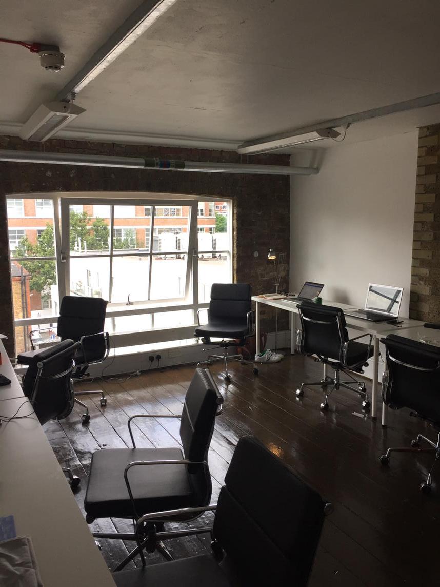 inventur_es's tweet photo. Delighted with our new office (and no, those are not real Eames chairs!) http://t.co/x0K9f9WRDf