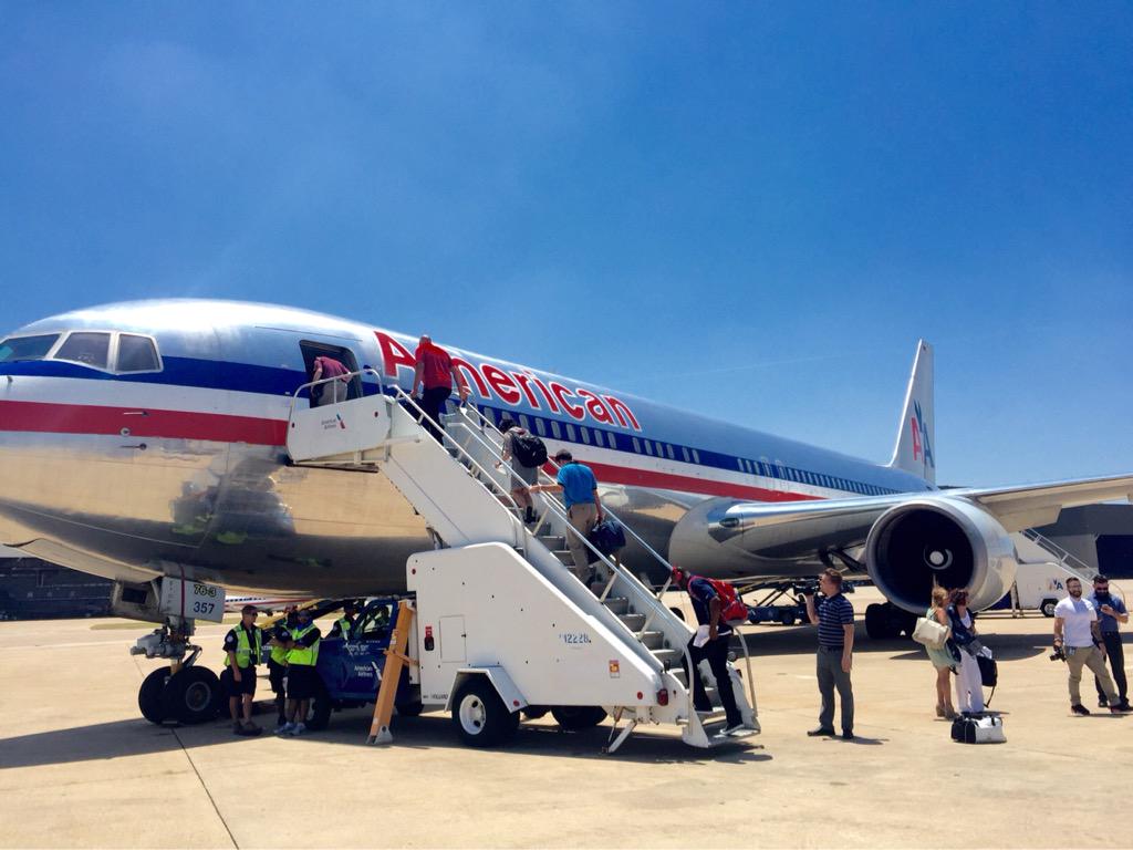 Photo Cowboys boarding plane to Oxnard Dallas Cowboys Forum