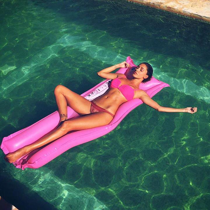 _belenna_'s tweet photo. #relax 🌴 http://t.co/hNzZzDF7HO