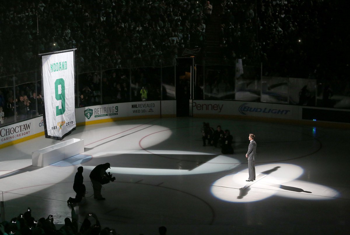 DallasStars's tweet photo. .@AACenter and who can forget #Retiring9 night vs @mnwild? http://t.co/eKD6v206Yj