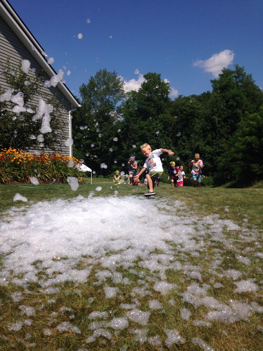 chapelsummerxp's tweet photo. So much fun in the bubbles today at the Smilek’s! #TeamSmilek #chapelsummerxp http://t.co/AZDDmUKGKF