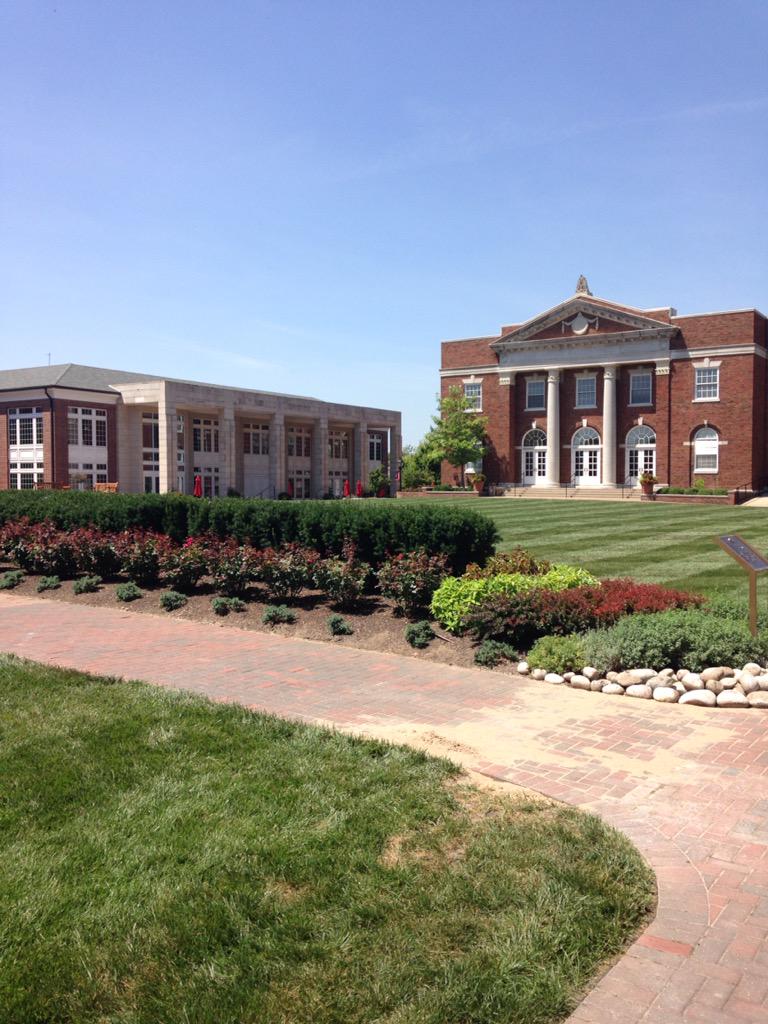 J_Ritch15's tweet photo. Being back on campus today on such a beautiful day makes me very excited to be back in 22 days!! http://t.co/MpdGwAEKVU