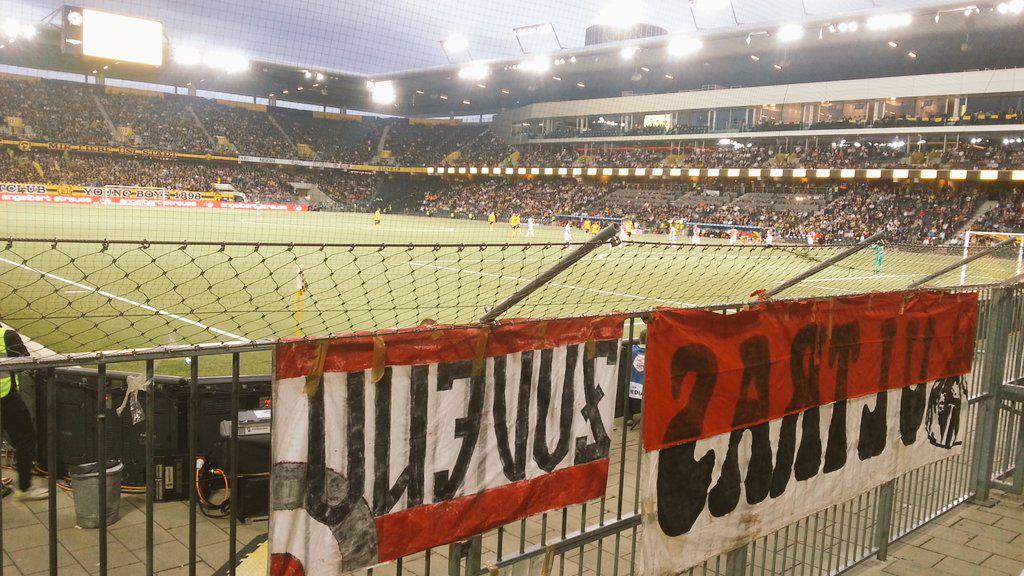 PiXaV's tweet image. Les @ULTRASMONACO94 à Berne soutiennent l'@AS_Monaco. Partout, toujours. #YBASM