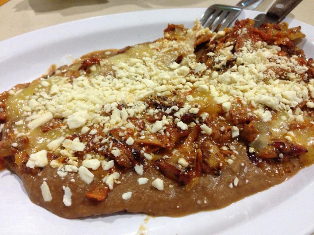 Saborea hoy unos ricos Huaraches 2x1
Puedes pedirlos diferentes 
<a href="/ObSnPdelosPinos/">Sn. P. de los Pinos</a> @