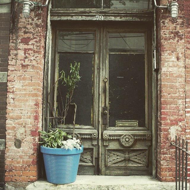 brooklynhistory's tweet photo. #doorsofbrooklyn #vinegarhill #brooklyn #woodendoor #brick #plants #architecture #brooklyn… http://t.co/7fKTmAR1JW http://t.co/W4DHA8uPPc