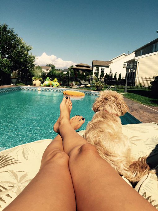 Enjoying the warm sun! Just missing @COLBYJANSENXXX http://t.co/s1f1HsVGUM