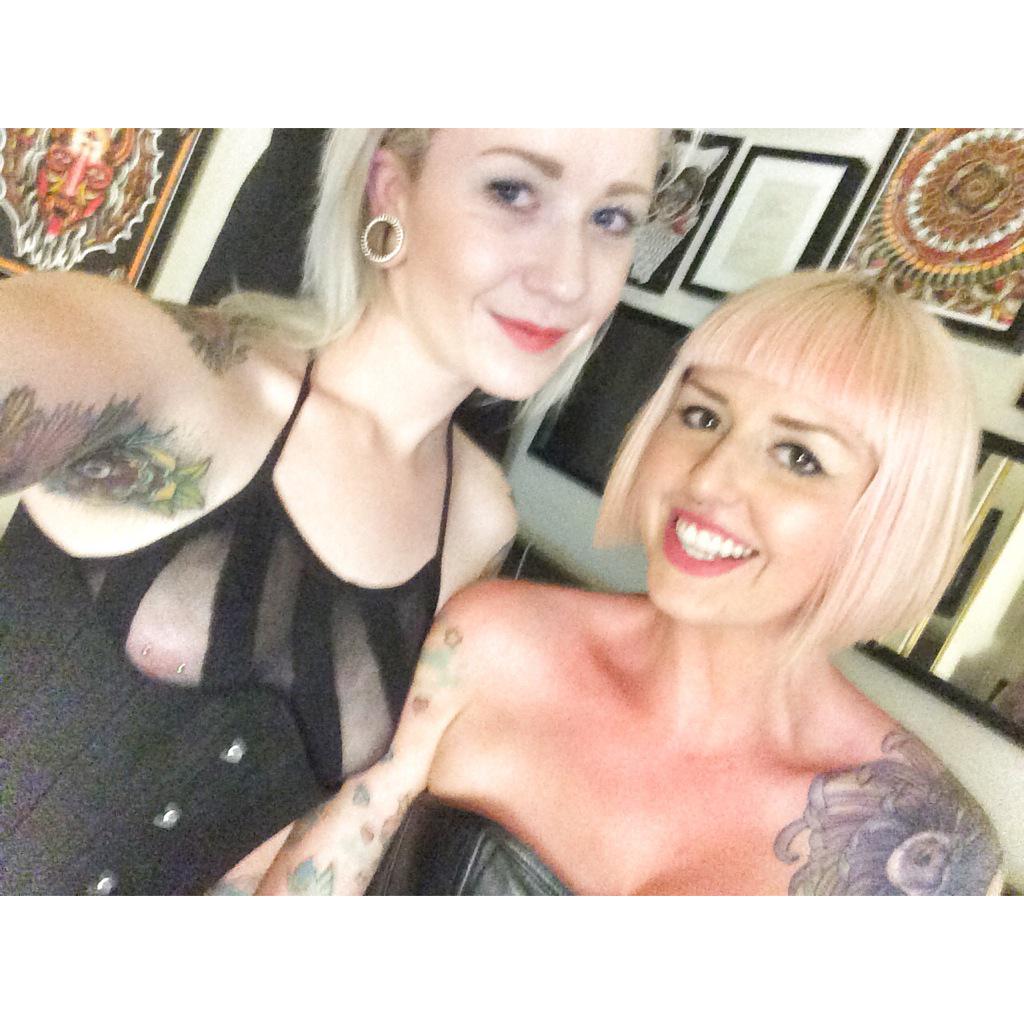 sssloaneeee's tweet photo. 😩😍🔥 sexy show right now on @kinklive with @xoabbeymarsxo, join us for a sex extravaganza! #kinklive #kinkgirls http://t.co/PaUVwPJJVC