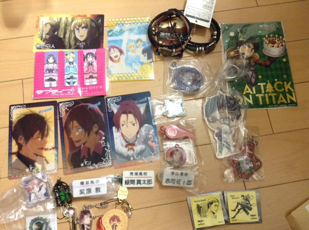 3960_free's tweet photo. どなたか欲しい方いらっしゃいませんか？片付けてたら出てきたので…。

1枚目は全部100円
それ以外は未開封のものは定価。開封済みは定価の半額でお譲りしたいです！

マギ系のラバストは纏めてですと嬉しいです(´・ω・｀) http://t.co/5xakaOxmnI