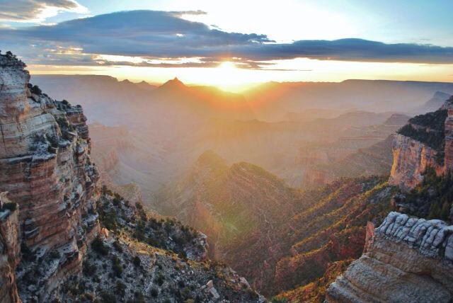 AdventurePics's tweet photo. Grand Canyon, Arizona 😍😱 http://t.co/JeZoLqUTI7