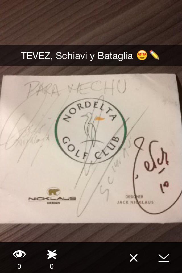 mechuechenique's tweet photo. #Tevez #Schiavi #Bataglia SIMPLEMENTE FÚTBOL ✌🏾️⚽️ @carlitos3210 @Flacoschiavi http://t.co/7c7UZ2ZlDC