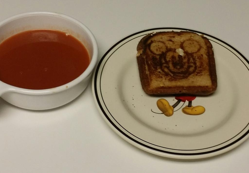 PattiCStyx's tweet photo. As Annie Lennox would sing #HereComesTheRainAgain! And grilled cheese &amp; tomato soup! #MickeyBread @movie_gal_10 http://t.co/pnFWzKeFtM