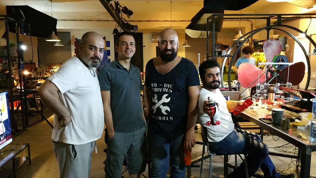 ozgurtheking's tweet photo. NTV-Türk İşi setinde gece vardiyasındayız #turkisi #turkişi #ntvturkisi #ntvtürkişi  #makersturkey #kendinyap #ntv http://t.co/RRoiFn1wvQ