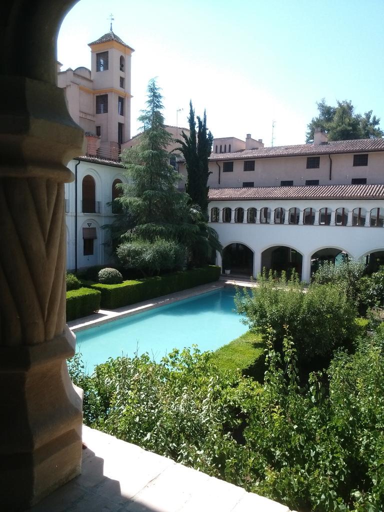 j_odisea's tweet photo. #sombrillacostacalida #mehacefeliz #concurso Mi pequeño oasis en Murcia.El jardín árabe del Museo Santa Clara http://t.co/0WMzUUZzSf