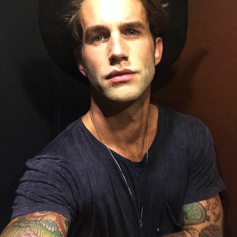 Felix Royce. (@brutalstud) on Twitter photo 