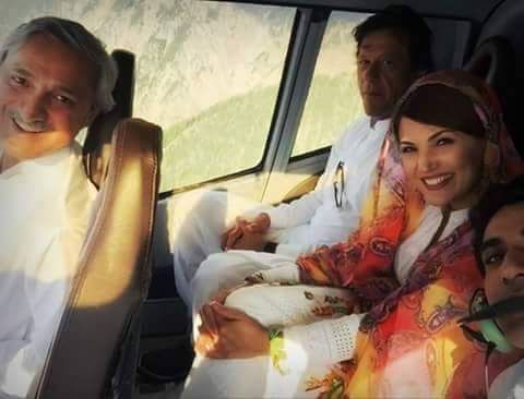 mir_talha's tweet photo. Ye Selaab Mutasreen se milne nhi Selfii lene gai han.
@KaleemAltafi @NdmEhsan @shahidrizvi90
Shame #PTIPunctured http://t.co/DXFJ0xZV04