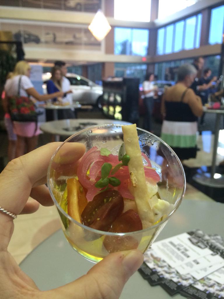 sallytriona's tweet photo. Chic lil treats @PerformLexus with @CinciFoodWine 🍷 http://t.co/VxbarsEclP