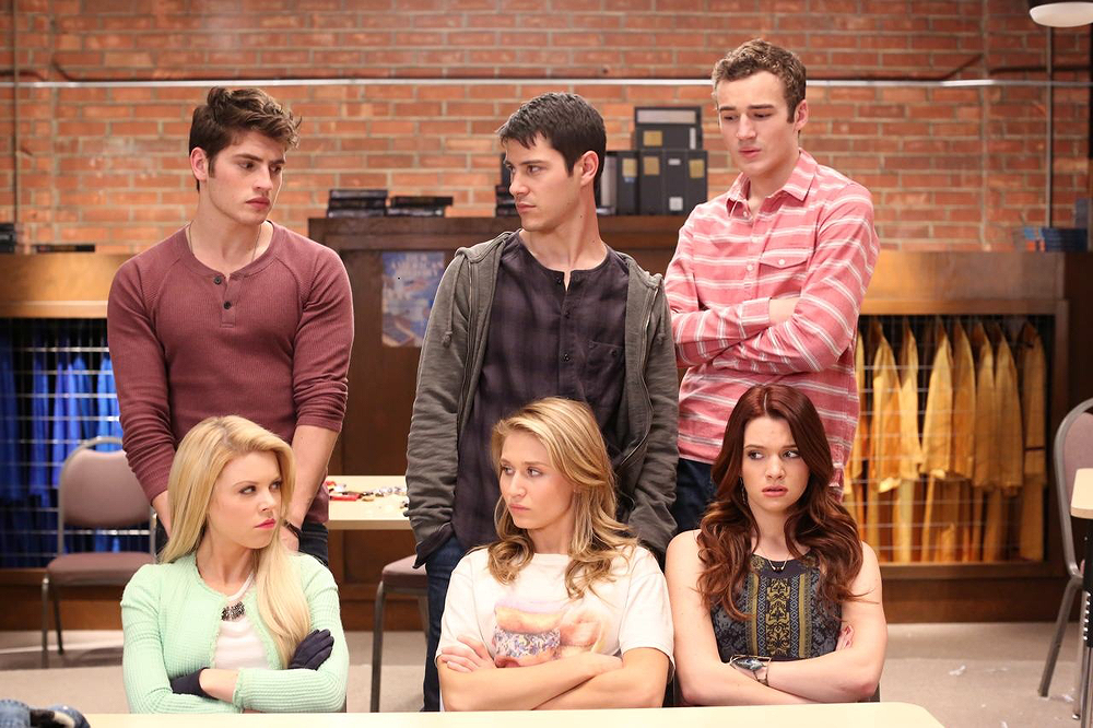 FakingItDaily's tweet photo. Official Faking It Season 2B Cast Promo Shoot #FakingIt @therealritavolk http://t.co/O9fpeDN3TX