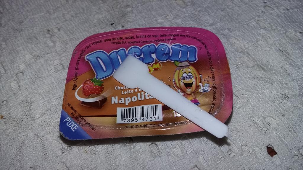 anto1913caT's tweet photo. Es el noveno que me voy comiendo #Real #Adicción #Ducrem 💞😻👌 http://t.co/c03uye6Sy3