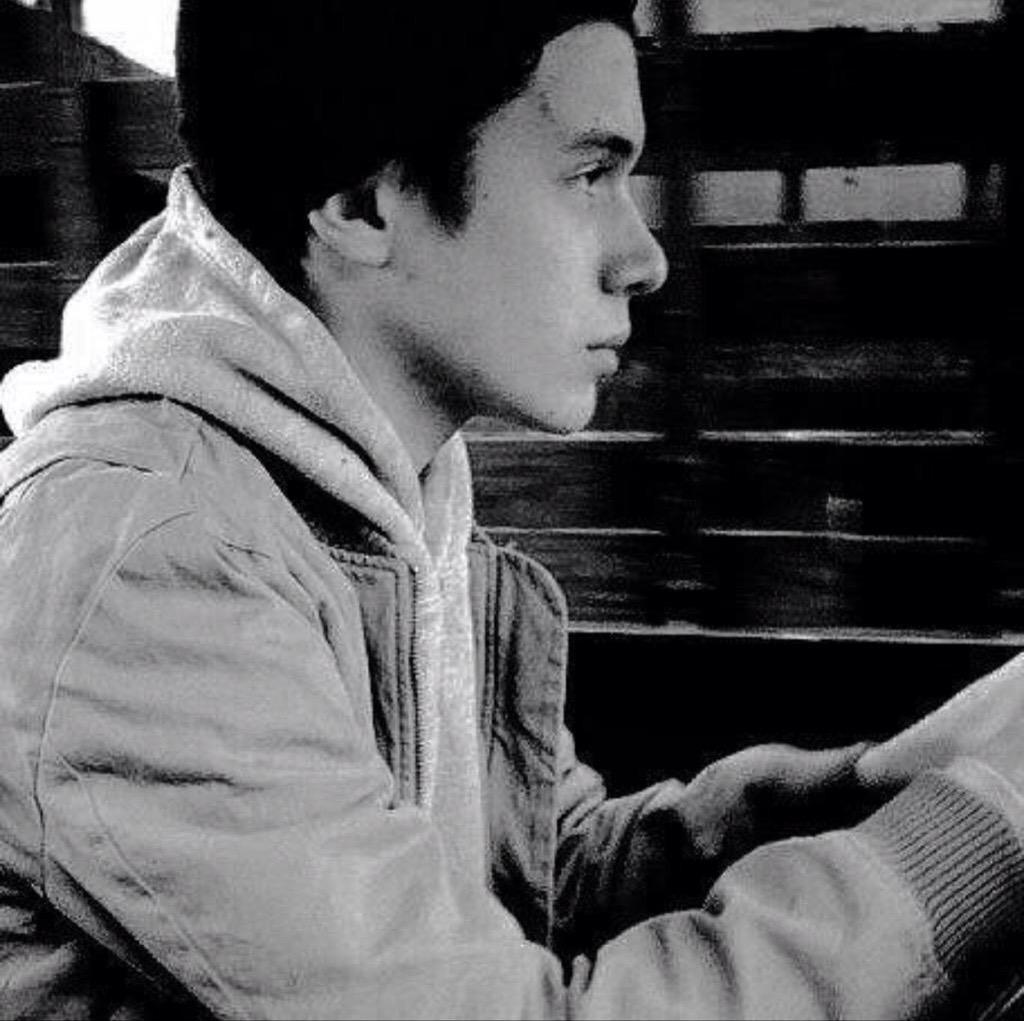_NickRobinson__'s tweet photo. He's da bomb dot com 💕❤️💕 http://t.co/t1FkPhf1UC
