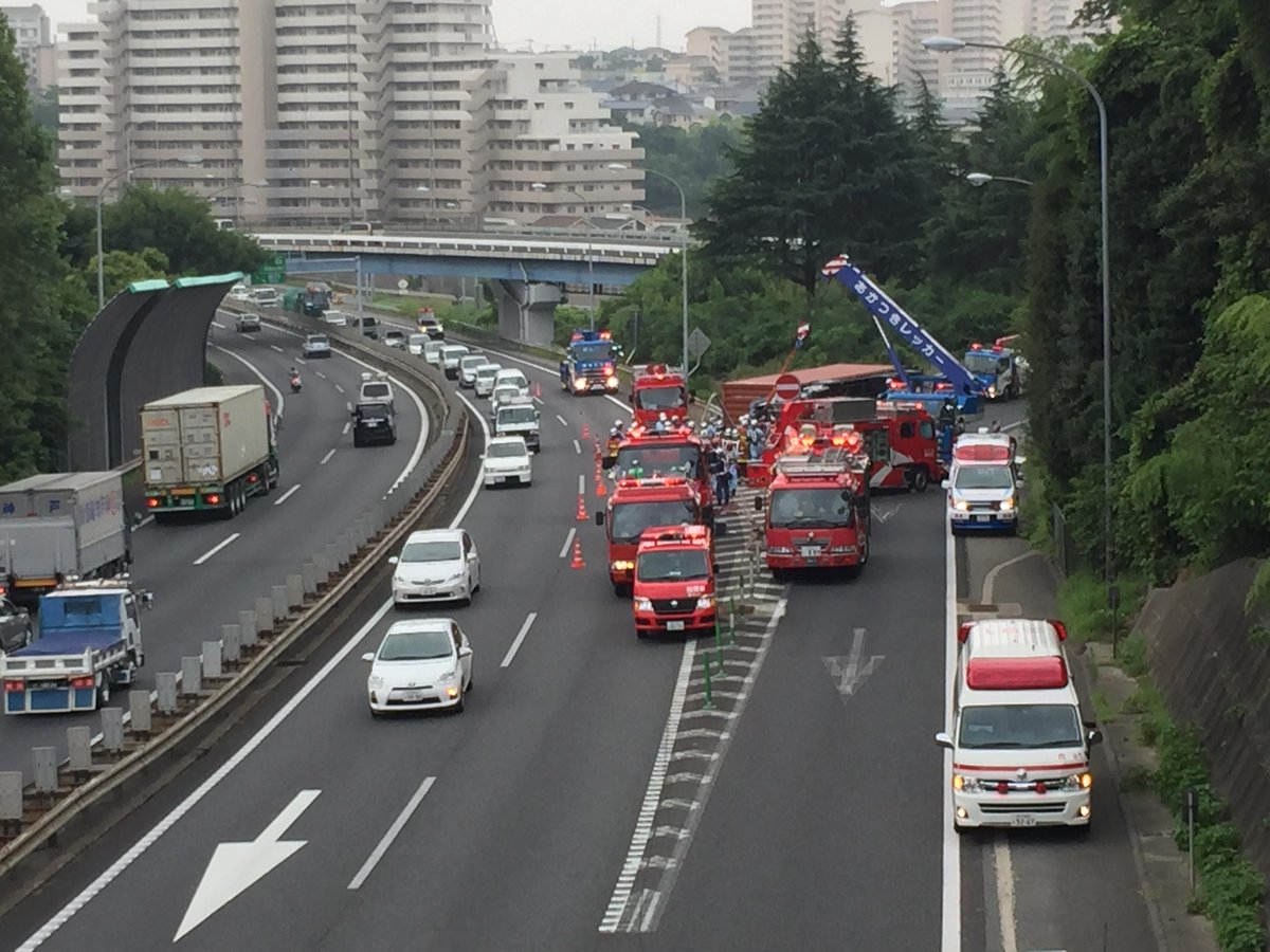 どんぴ Ar Twitter 第二神明大蔵谷インター下り入り口付近でトレーラー横転事故のため入り口通行止されてます 事故 第二神明 渋滞 Http T Co U0q5eduiun